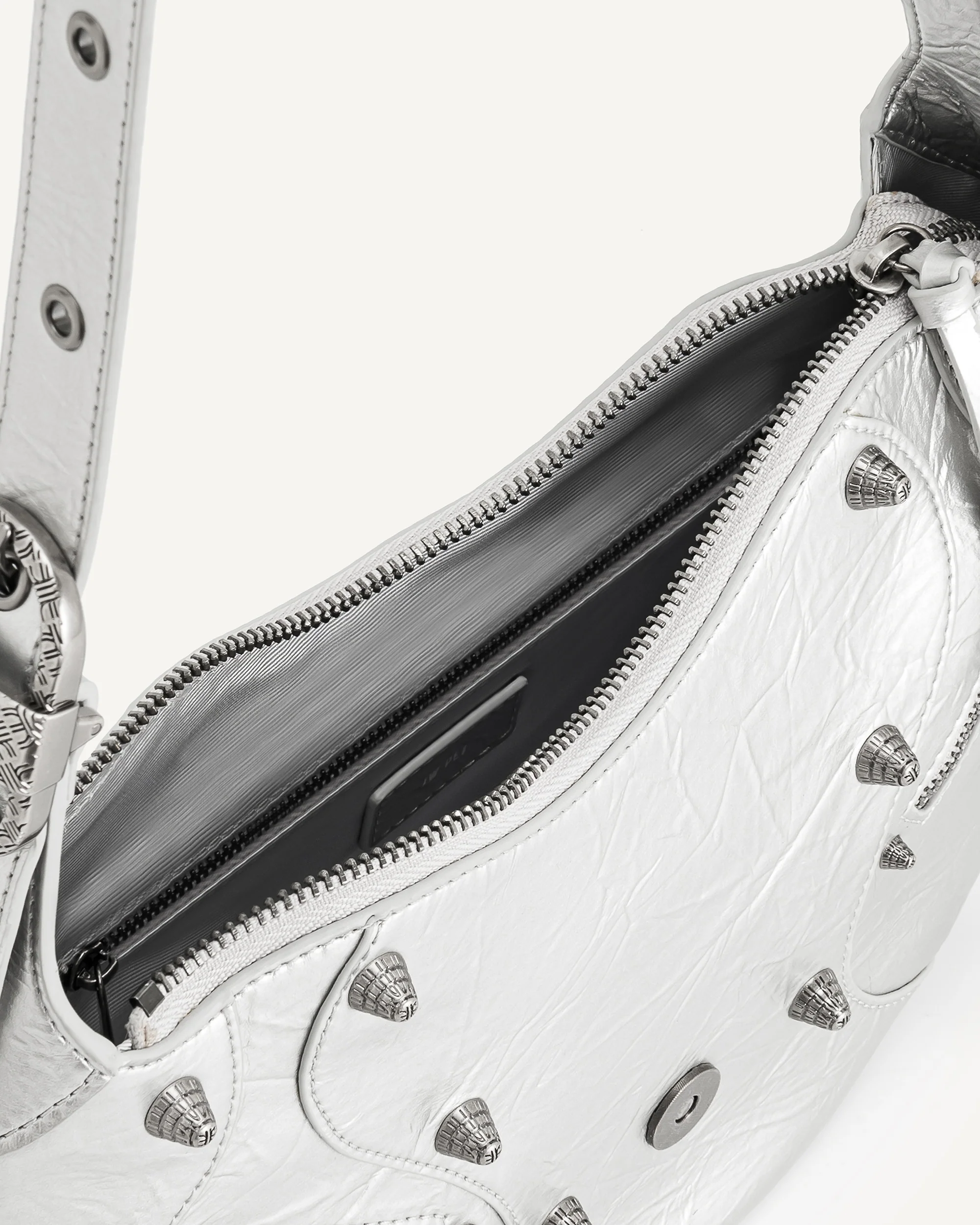 Tessa Metallic Pleating Shoulder Bag - Silver - Image 5